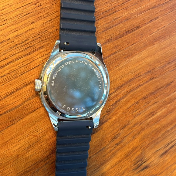 Mens Fossil Watch, stainless steel with navy rubber band - Picture 4 of 5